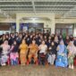 Foto bersama mahasiswa Kesling Poltekkes Aceh bersama unsur DLHK3 dan Aparatur Gampong Peurada